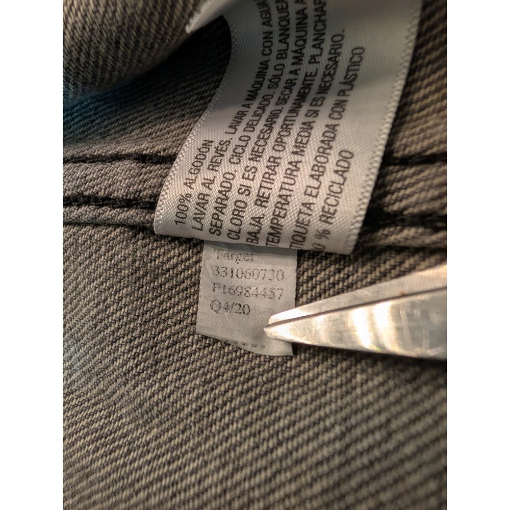 Wild Fable Womens Gray Denim Jacket Trucker Style Size XS Made in Bangladesh - Picture 8 of 8